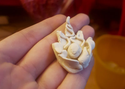 Modell Plastilin - Kette Brennender Kristall